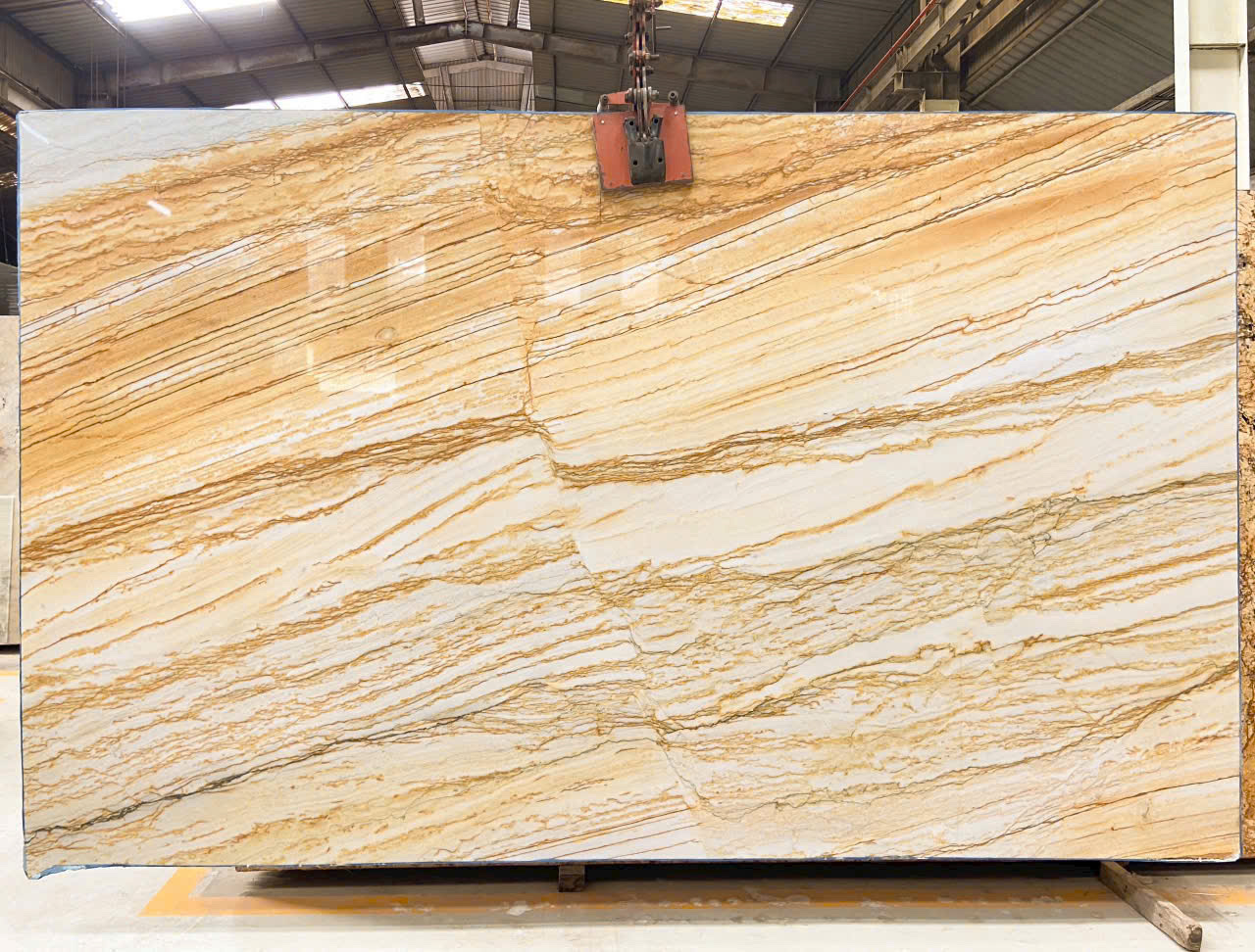 Tranh đá Quartz Vàng Calacatta